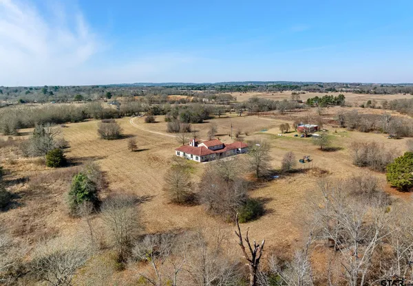 $949,000 | 19275 County Road 3411, Chandler, TX 75758