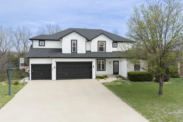 $515,950 | 672 Everly Court, Lansing, KS 66043