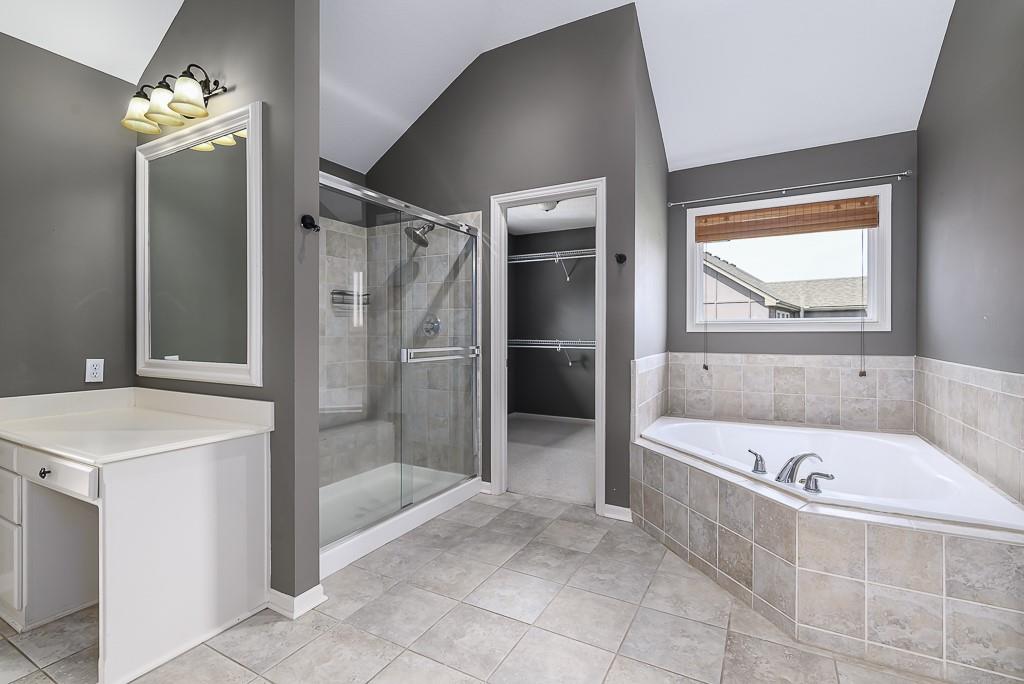 672 Everly Court Lansing, KS 66043 - Photo 19 of 38