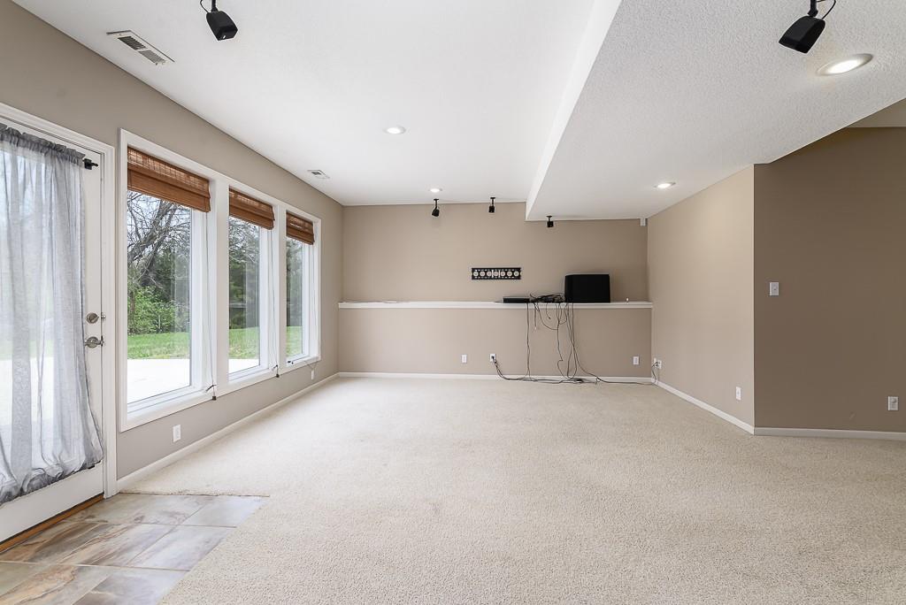 672 Everly Court Lansing, KS 66043 - Photo 28 of 38