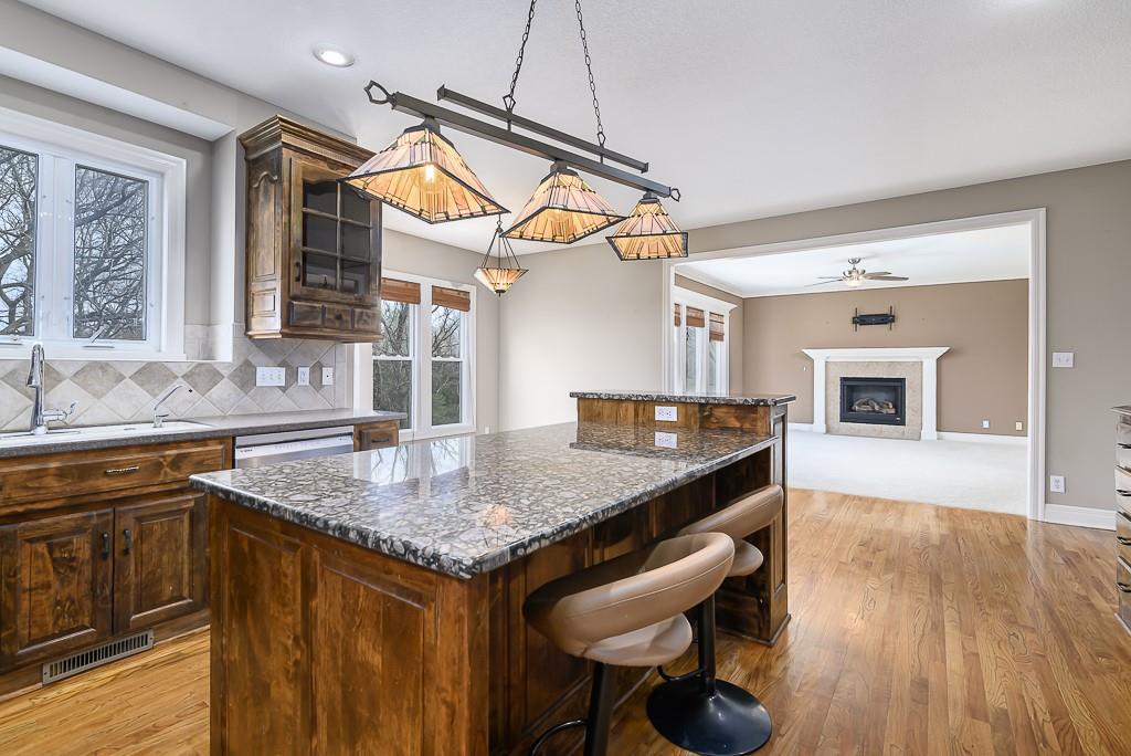 672 Everly Court Lansing, KS 66043 - Photo 8 of 38