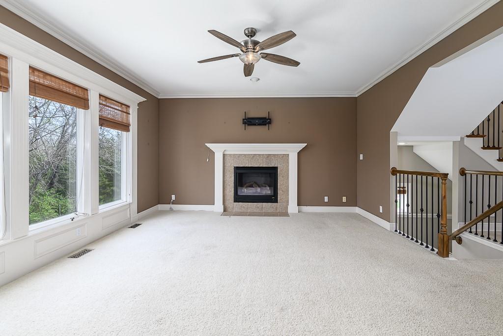 672 Everly Court Lansing, KS 66043 - Photo 10 of 38