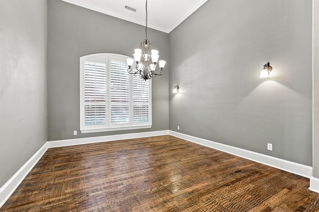 731 Lockridge Road Lantana, TX 76226 - Photo 7 of 38 Gallery Image 7