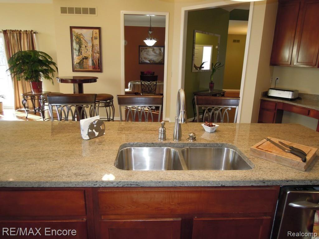 3822 Windingbrook Circle, Unit 8 Rochester Hills, MI 48309 - Photo 23 of 64