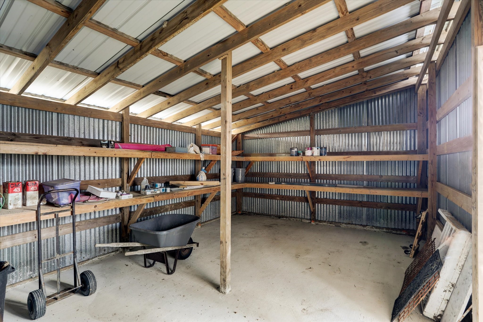 5806 Highway 35 Angleton, TX 77515 - Photo 29 of 35 What a great workshop! Can you see yourself here?