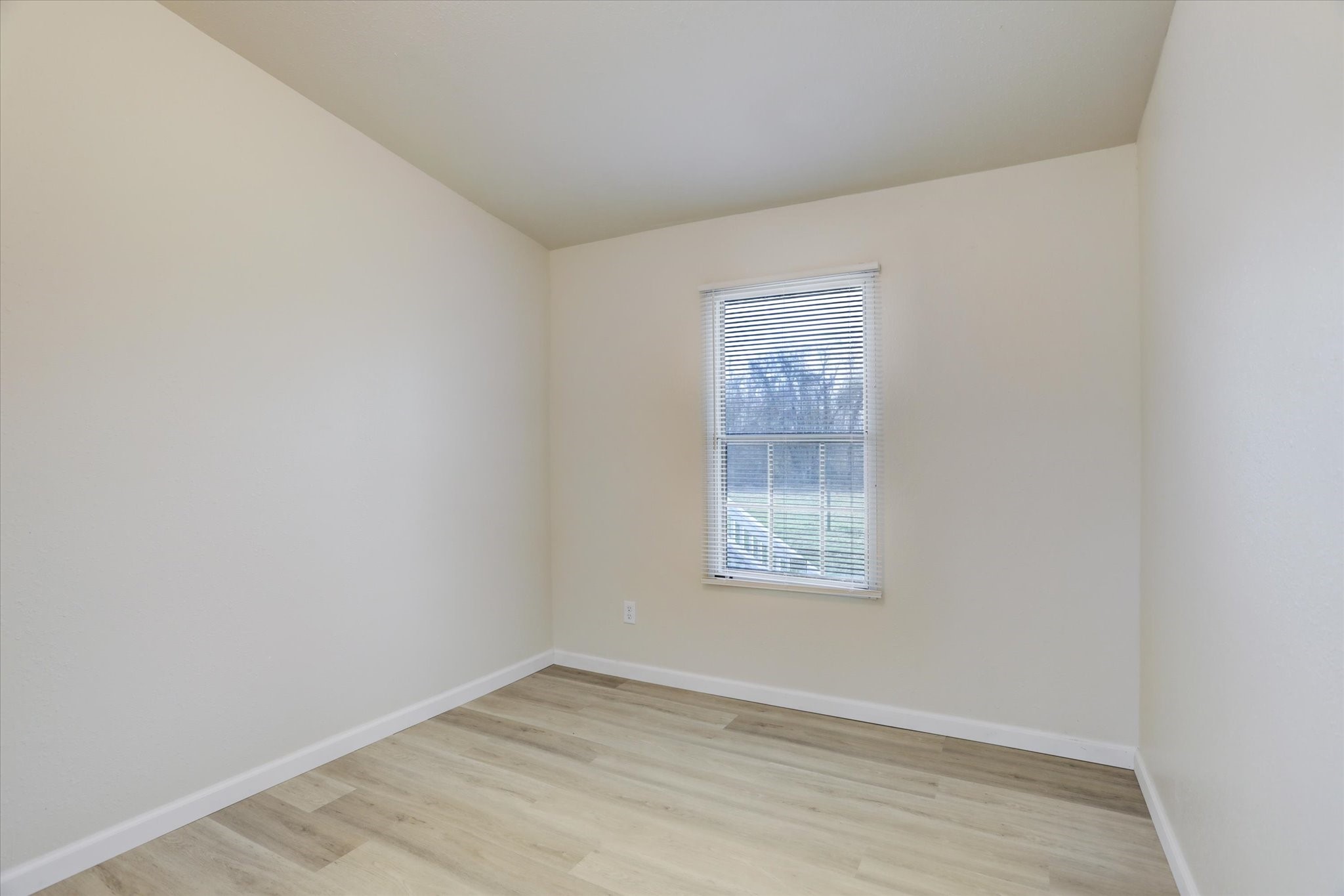 5806 Highway 35 Angleton, TX 77515 - Photo 10 of 35 A view of the first bedroom.