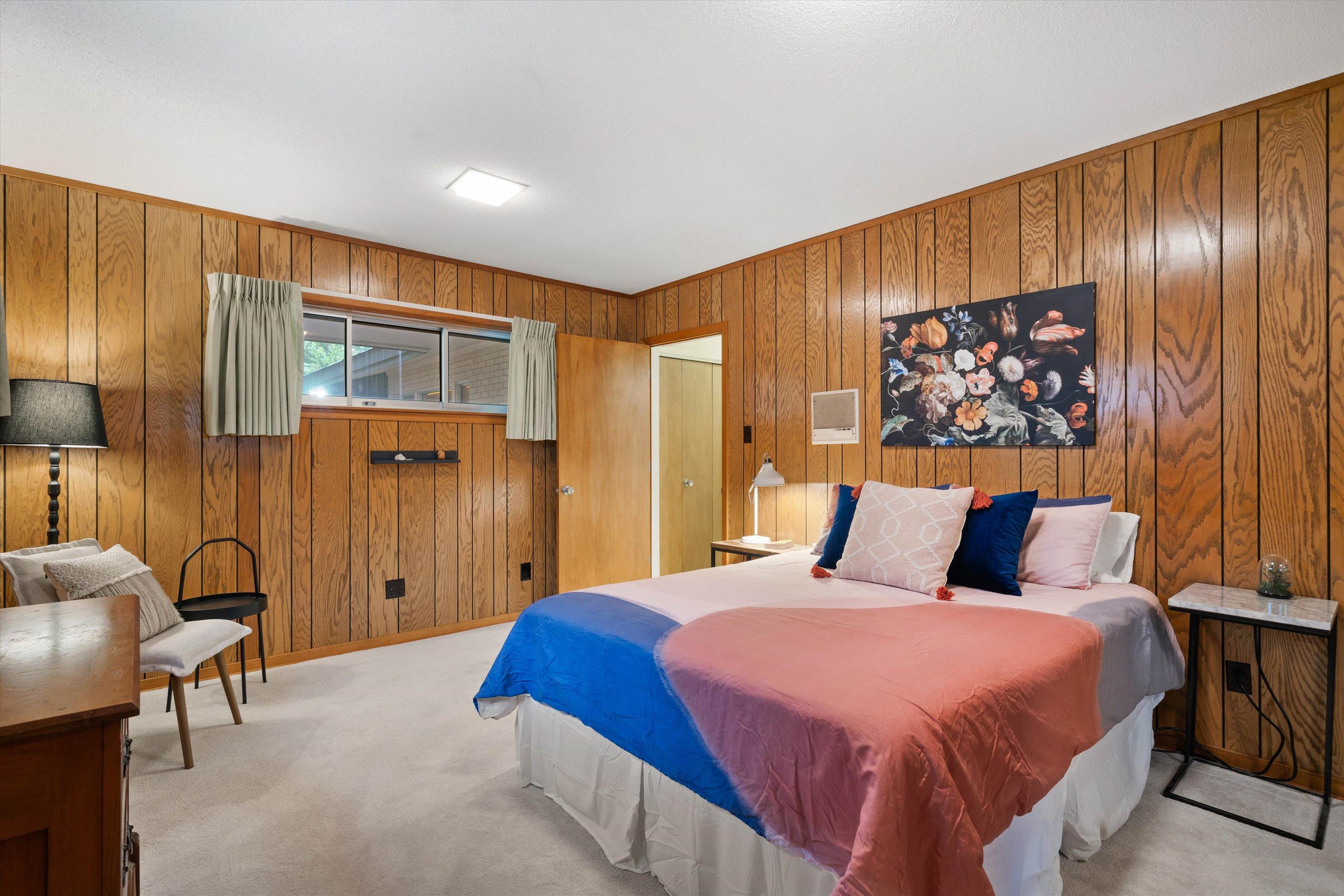 180 South Grove Park Road Memphis, TN 38117 - Photo 27 of 39 a bed room with a bed and a painting