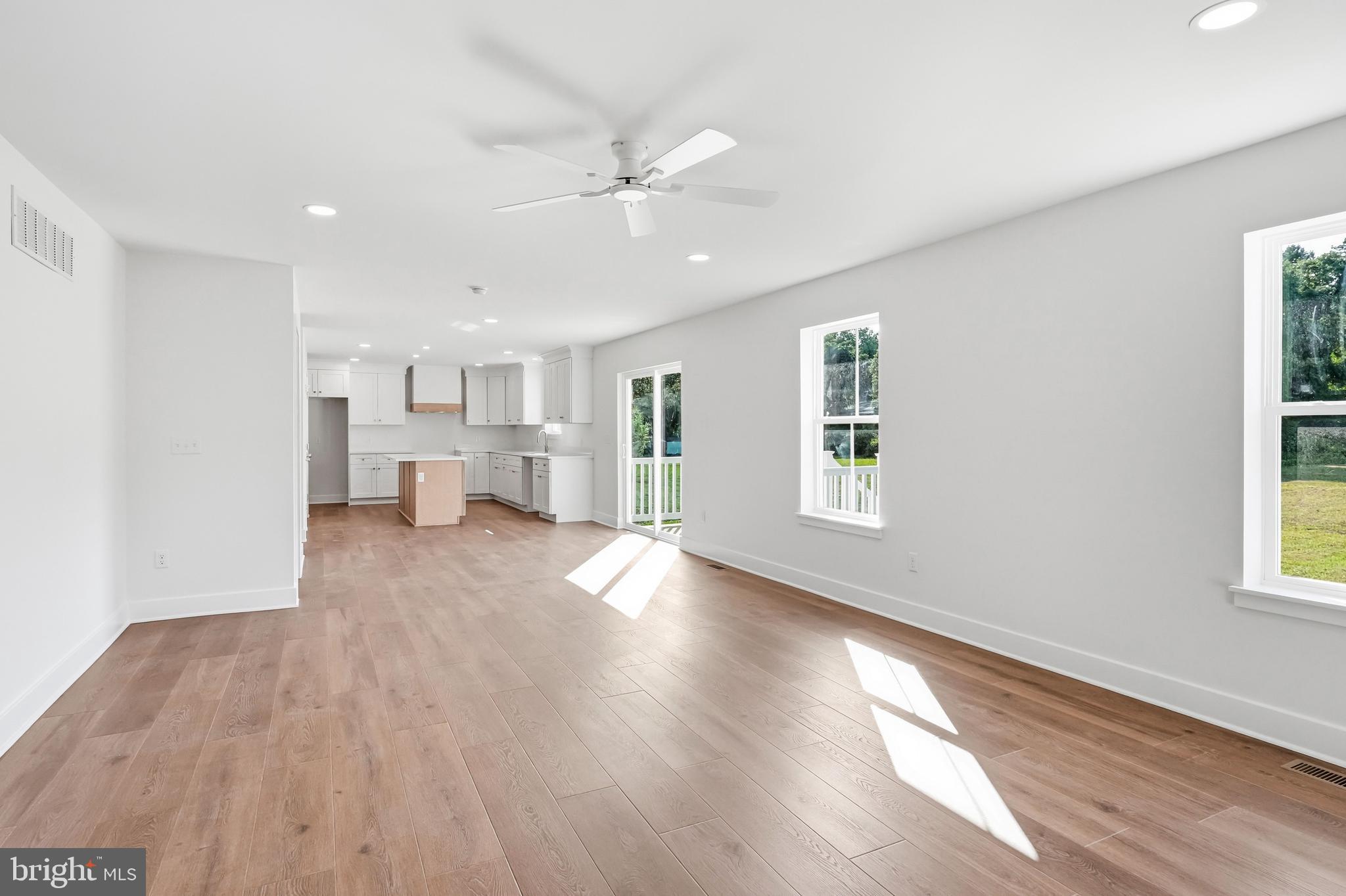 413 Atco Avenue Atco, NJ 08004 - Photo 8 of 38