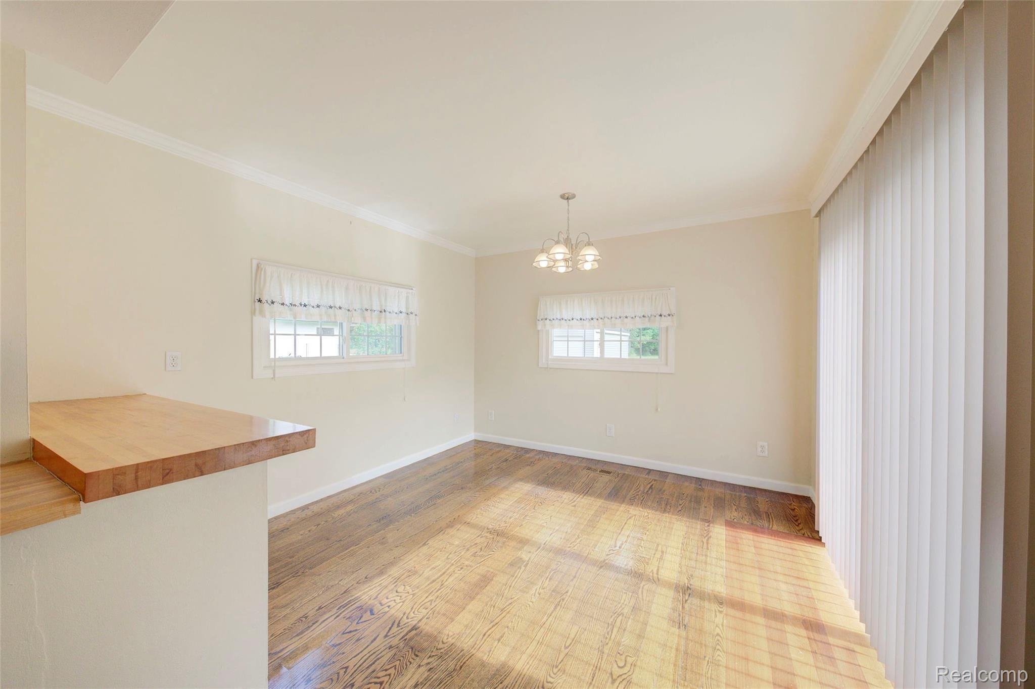 6527 Baldwin Road Swartz Creek, MI 48473 - Photo 10 of 17 Dining Room