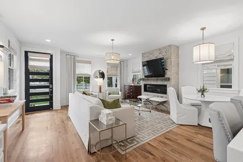 $1,120,000 | 809 45th Avenue North, Nashville, TN 37209