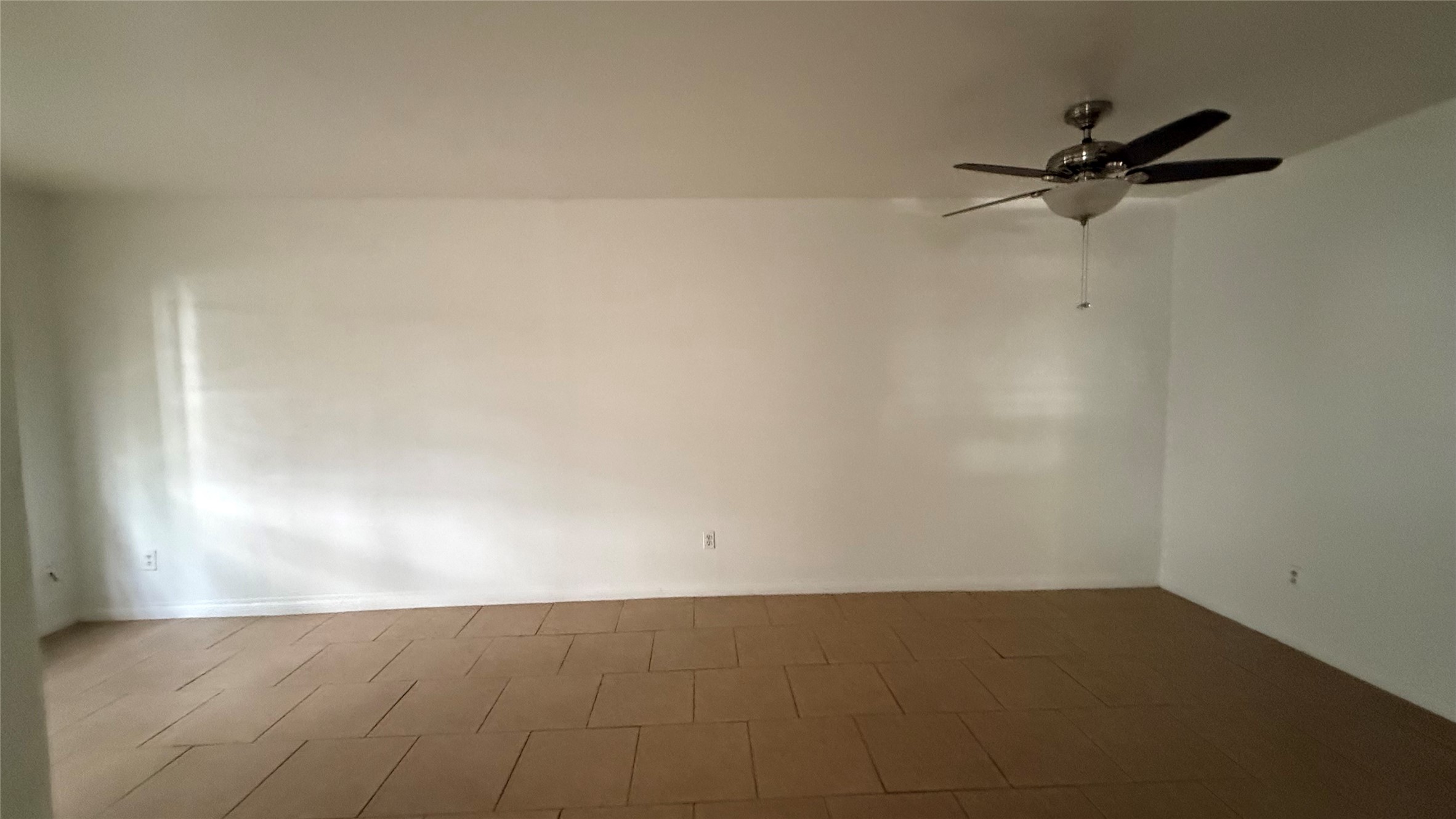 5611 Jackson Street, Unit 1 Houston, TX 77004 - Photo 4 of 5 a view of an empty room