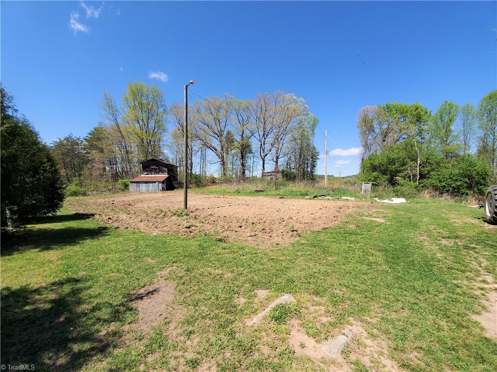 231 Gusty Road Mount Airy, NC 27030 - Photo 4 of 30 Gallery Image 4