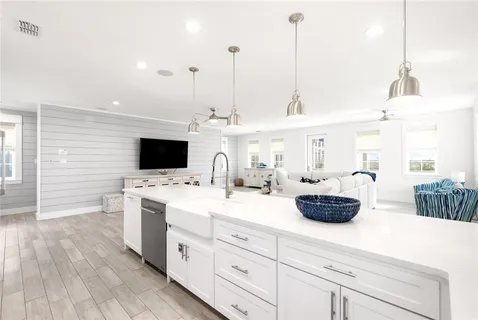 $1,990,000 | 135 Sunrise Avenue, Port Aransas, TX 78373