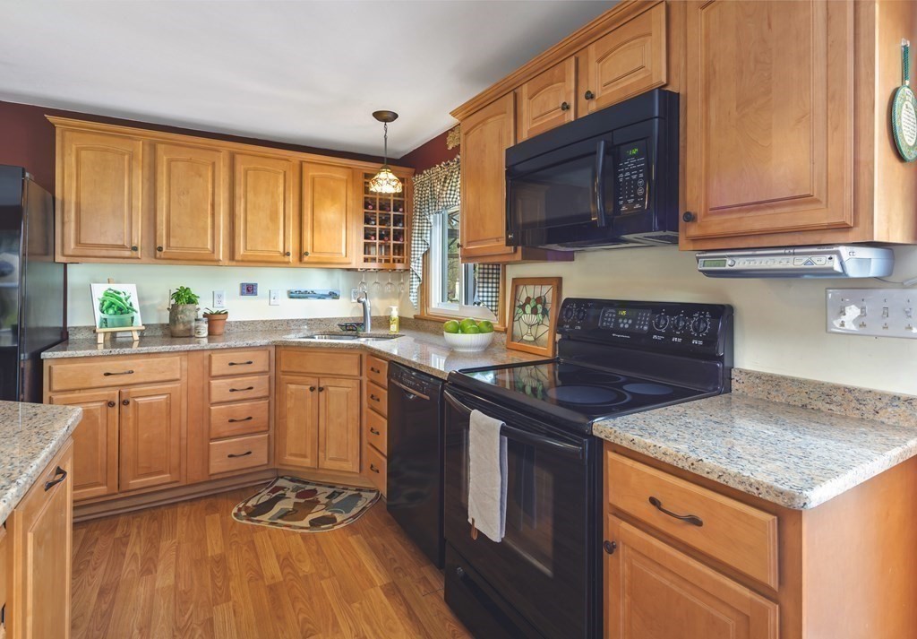 302 Mill Road Fairhaven, MA 02719 - Photo 11 of 33