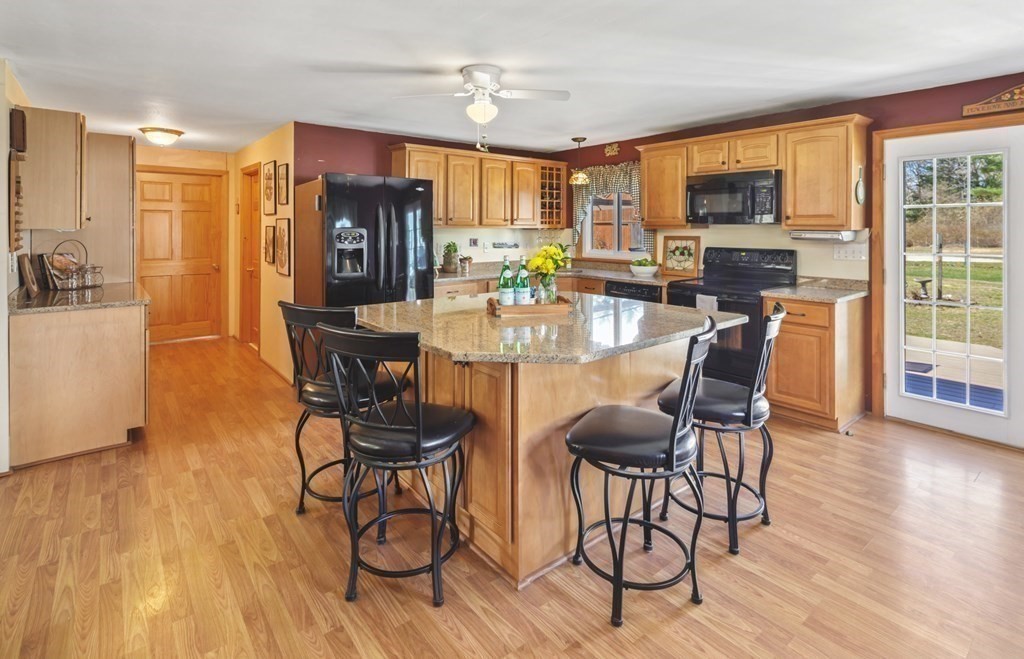 302 Mill Road Fairhaven, MA 02719 - Photo 12 of 33