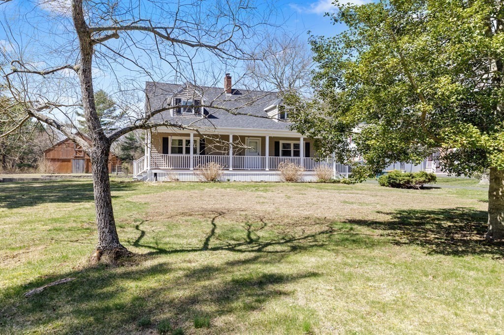 302 Mill Road Fairhaven, MA 02719 - Photo 3 of 33