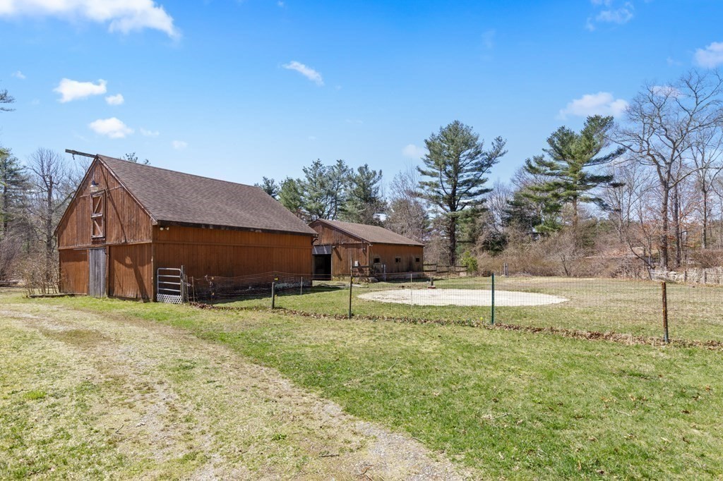 302 Mill Road Fairhaven, MA 02719 - Photo 6 of 33