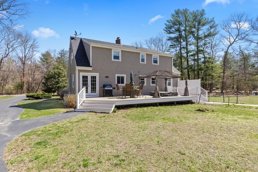302 Mill Road Fairhaven, MA 02719 - Photo 7 of 33