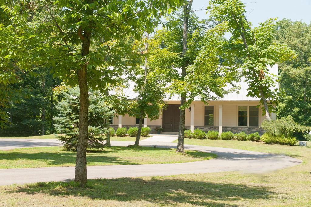 1350 Lyons Road Amelia, OH 45102 - Photo 3 of 30 Gallery Image 3