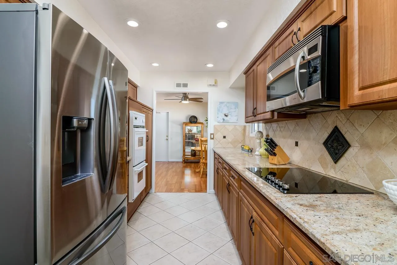 12209 Rios Road San Diego, CA 92128 - Photo 13 of 38 Gallery Image 13