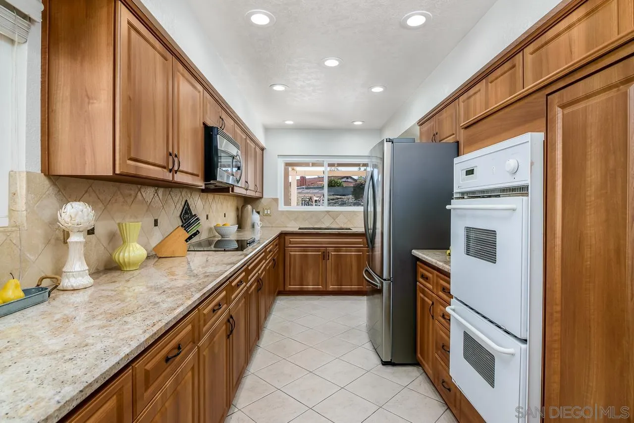 12209 Rios Road San Diego, CA 92128 - Photo 15 of 38 Gallery Image 15
