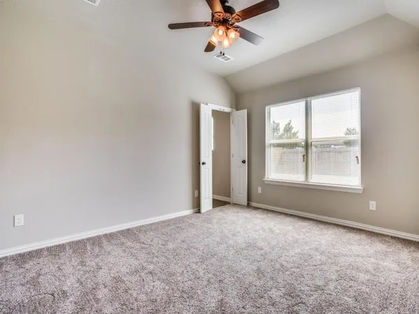 $2,095 | 4113 Bridle Path Lane, Sanger, TX 76266