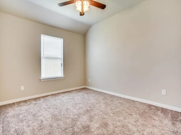 $2,095 | 4113 Bridle Path Lane, Sanger, TX 76266