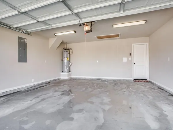 $2,095 | 4113 Bridle Path Lane, Sanger, TX 76266