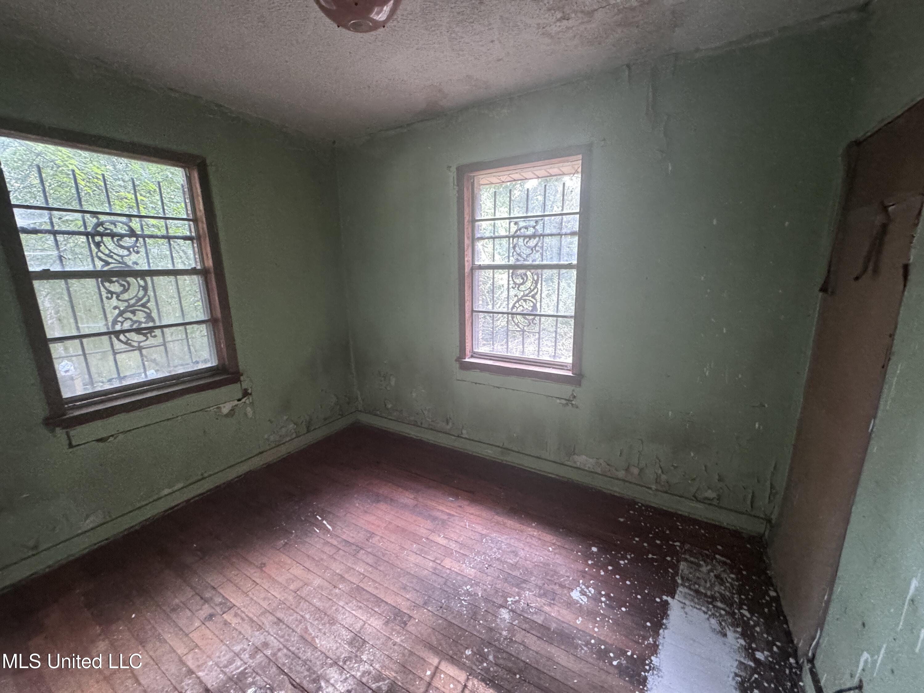 3815 Douglas Avenue Jackson, MS 39213 - Photo 6 of 15 IMG_2569