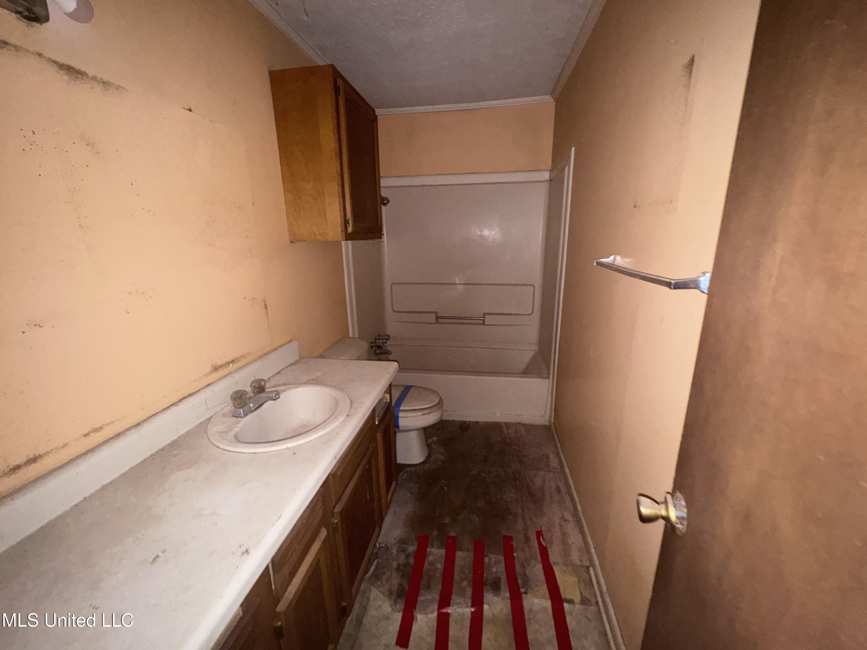 3815 Douglas Avenue Jackson, MS 39213 - Photo 7 of 15 IMG_2571