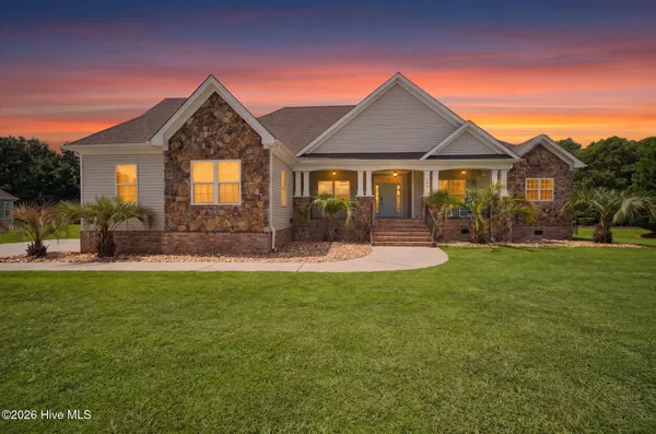$757,500 | 106 Gregg Court, Moyock, NC 27958