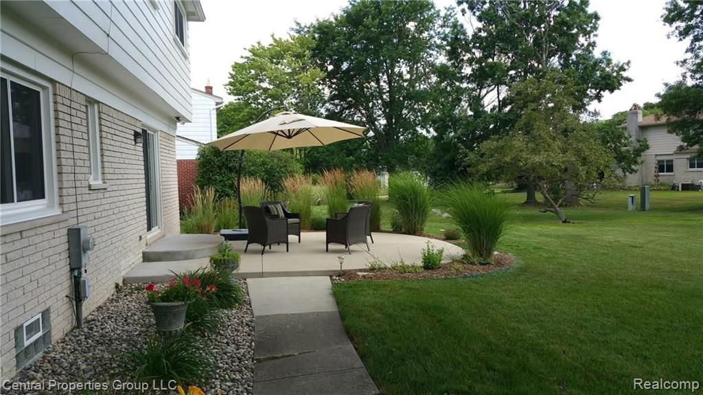 25263 Branchaster Road Farmington Hills, MI 48336 - Photo 23 of 30