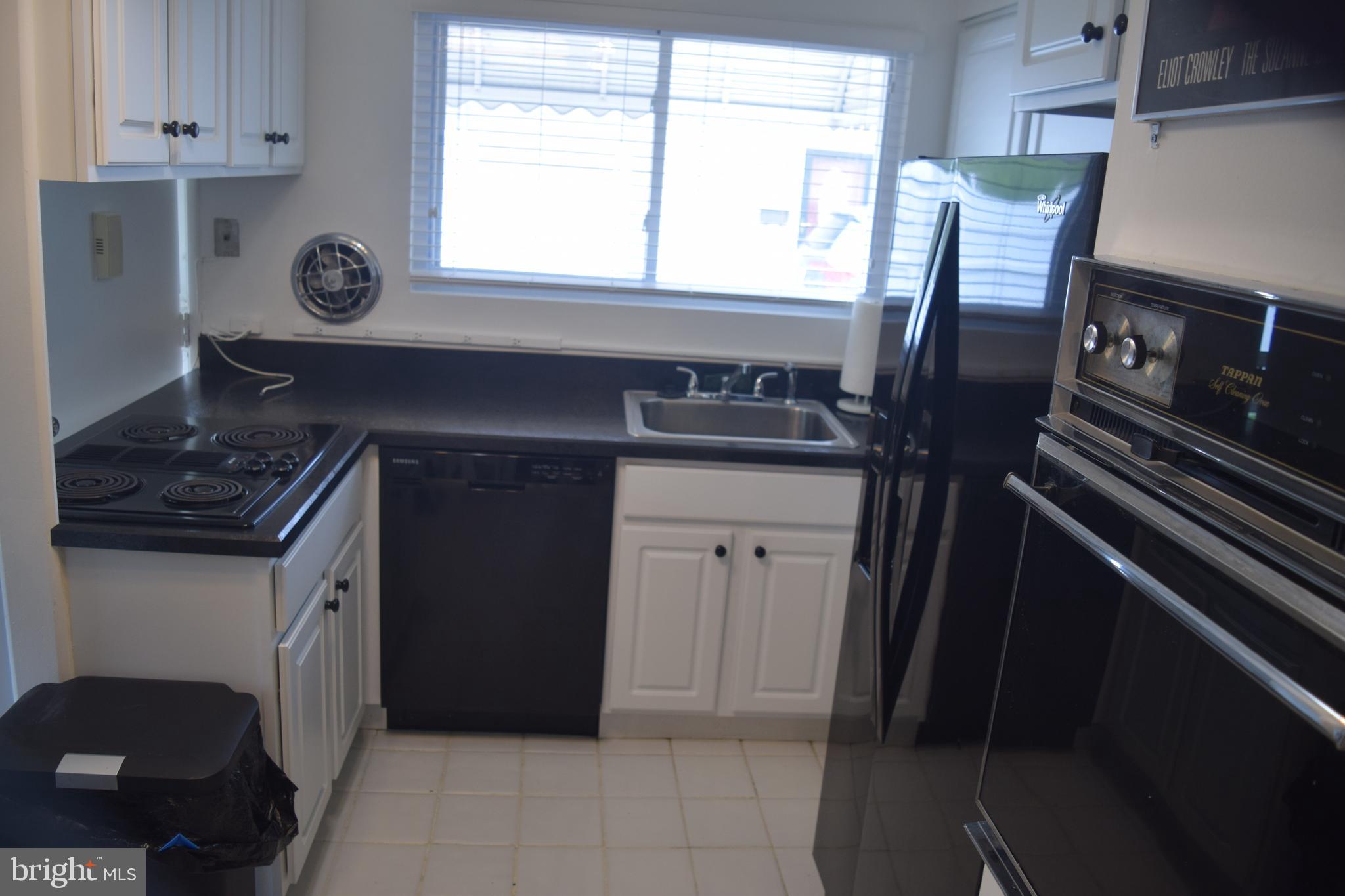 4736 Old Court Road Baltimore, MD 21244 - Photo 11 of 24 Kitchen