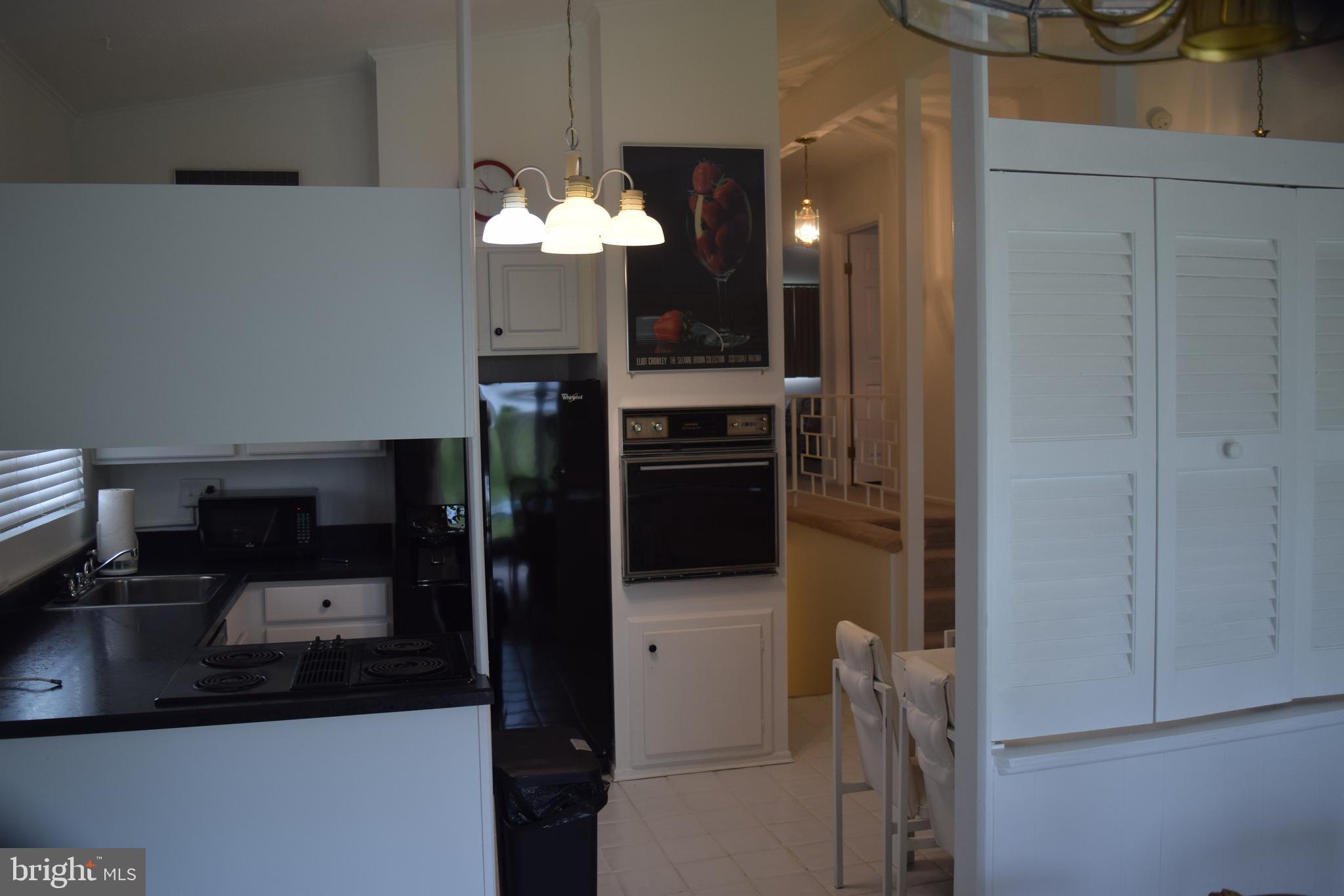 4736 Old Court Road Baltimore, MD 21244 - Photo 22 of 24 Kitchen