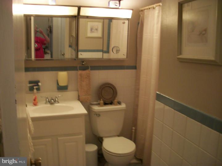 3357 South Keswick Road, Unit A Philadelphia, PA 19114 - Photo 6 of 10 Bathroom