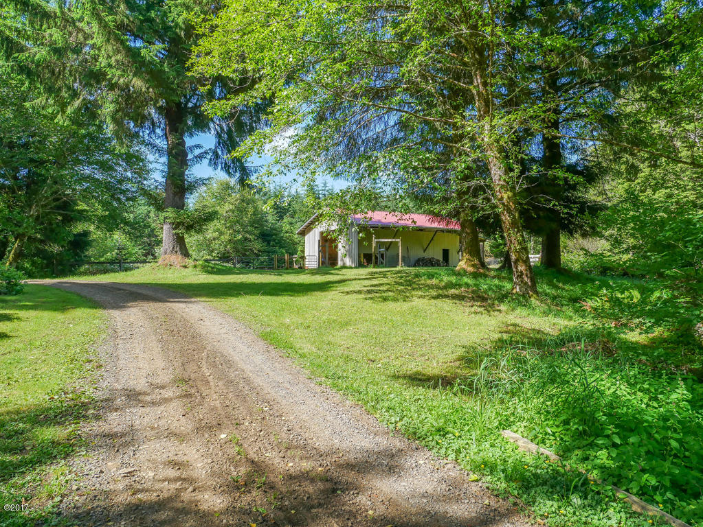 847 Hamer Road Siletz, OR 97380 - Photo 44 of 79 Barn
