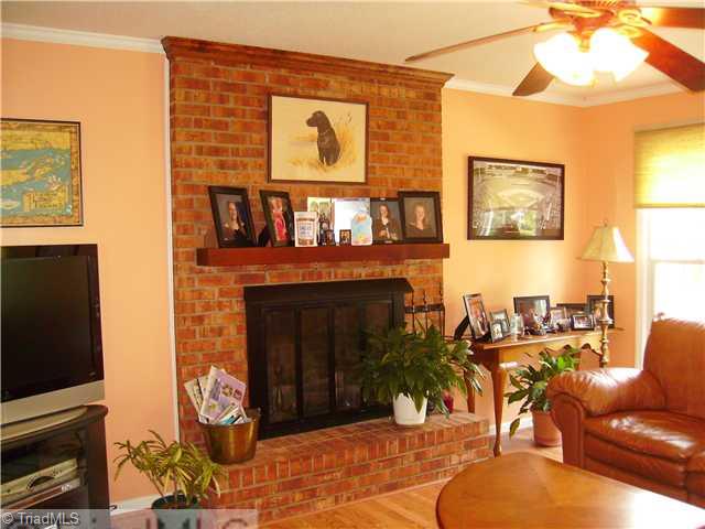 2920 Millwheel Road Pfafftown, NC 27040 - Photo 3 of 16 Living Room.