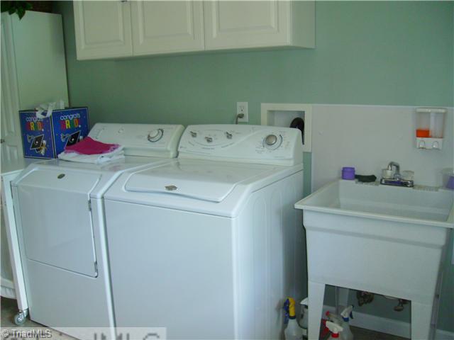 2920 Millwheel Road Pfafftown, NC 27040 - Photo 9 of 16 Laundry Room.