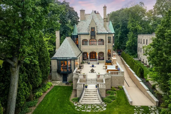 $3,750,000 | 3266 North Lake Drive, Milwaukee, WI 53211