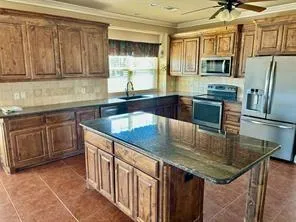 $3,000 | 464 North Greenville Road, Farmersville, TX 75442