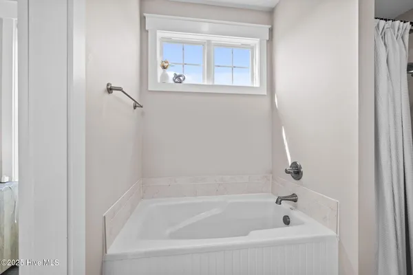 $695,000 | 1710 Olde Farm Road, Morehead City, NC 28557