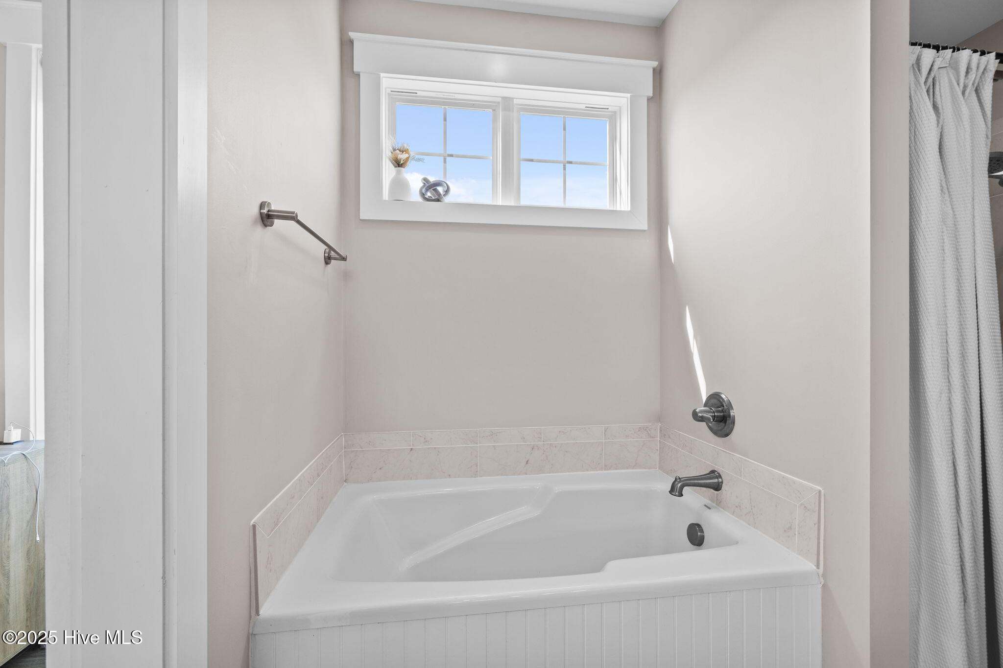 1710 Olde Farm Road Morehead City, NC 28557 - Photo 25 of 51 Master Bath