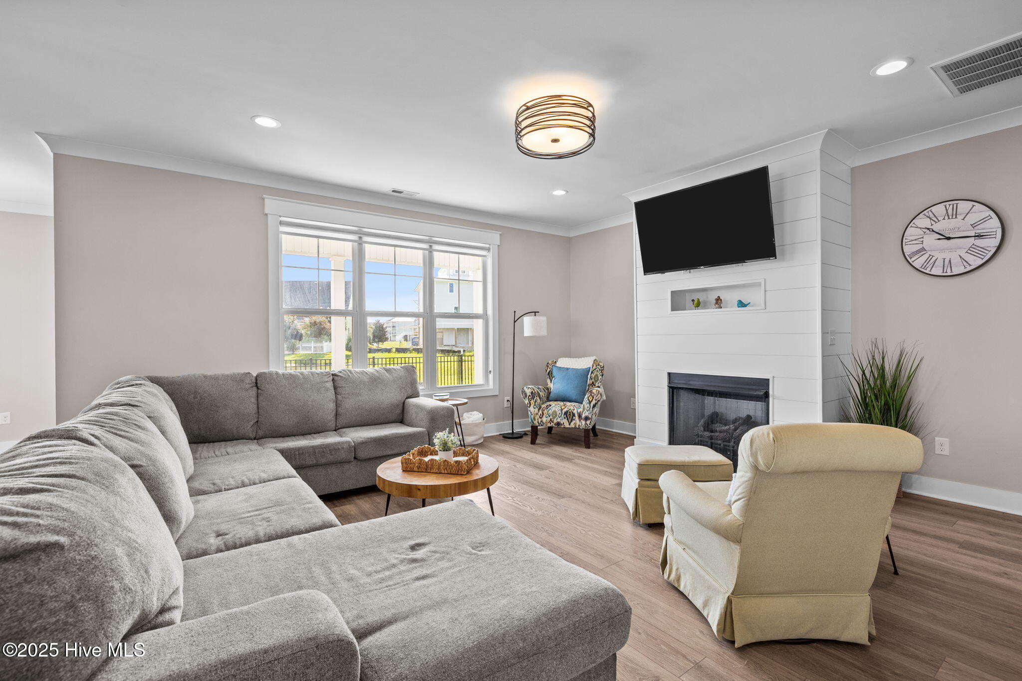 1710 Olde Farm Road Morehead City, NC 28557 - Photo 27 of 51 Living Room