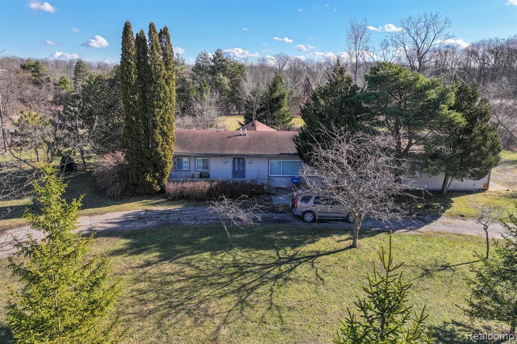 2455 South Latson Road Howell, MI 48843 - Photo 2 of 21