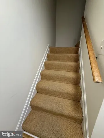 a view of a yard with an trees