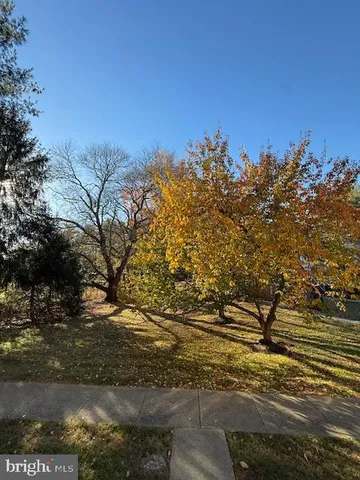 a view of work space with furniture