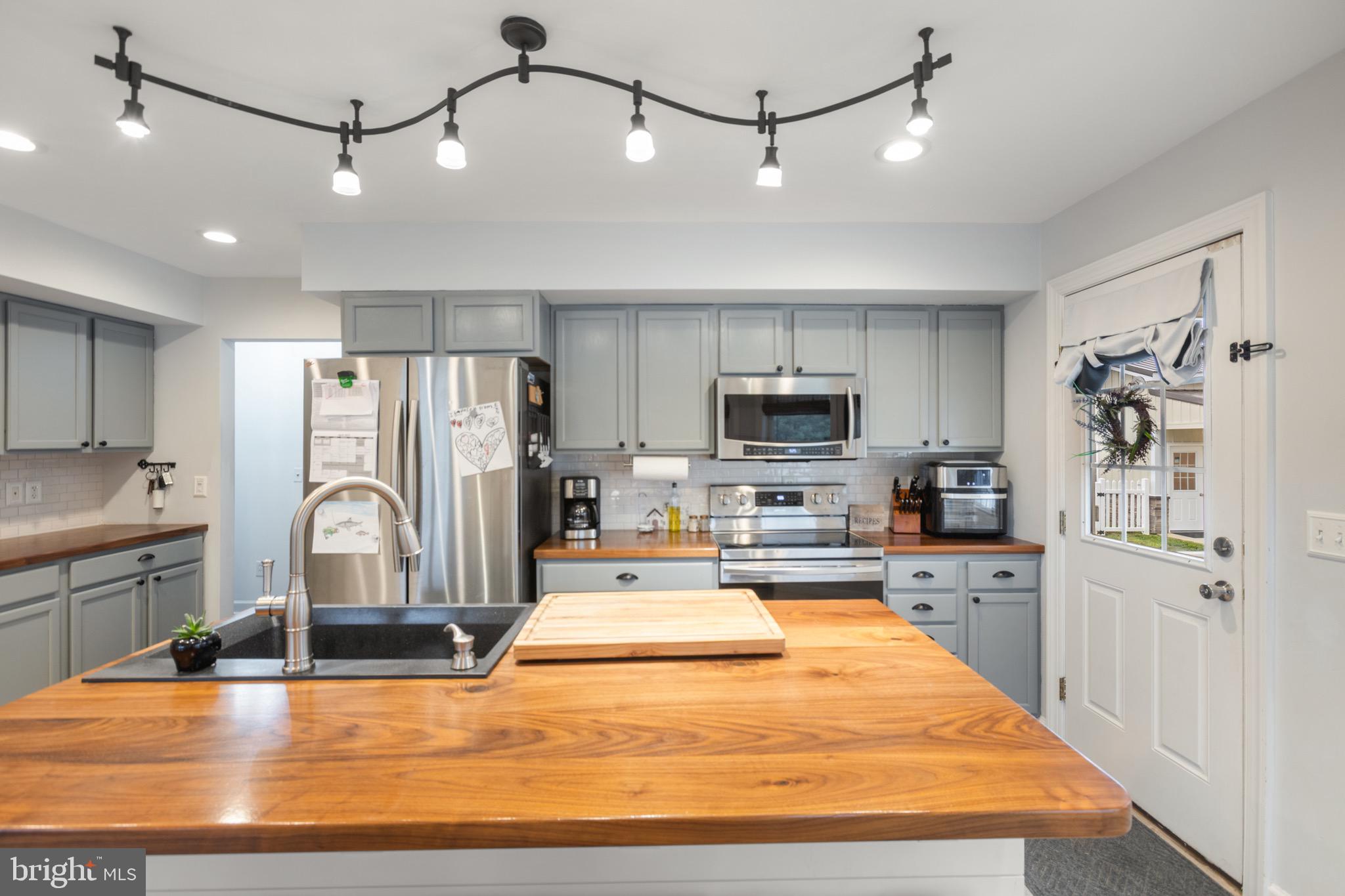 26179 Manor Way Georgetown, DE 19947 - Photo 14 of 87 Kitchen Angle 3