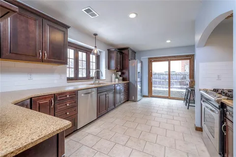 $430,000 | 16207 West 136th Street, Olathe, KS 66062