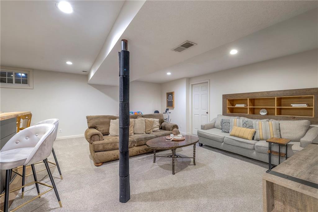 16207 West 136th Street Olathe, KS 66062 - Photo 37 of 52