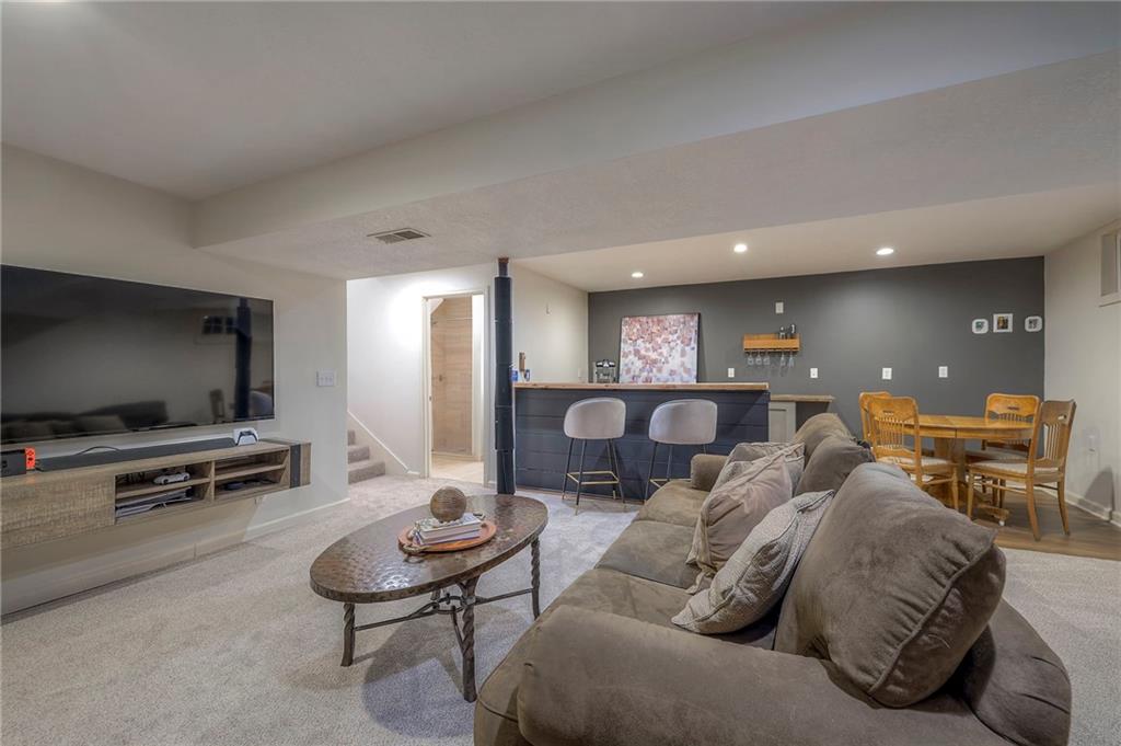 16207 West 136th Street Olathe, KS 66062 - Photo 40 of 52